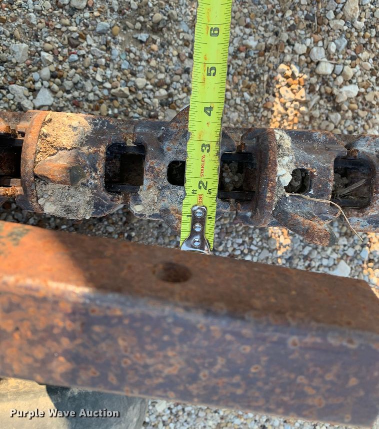 image for item DM1748 2002 Ditch Witch 1230H trencher