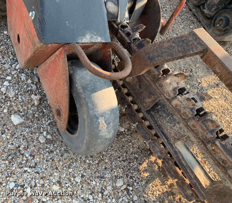 image for item DM1748 2002 Ditch Witch 1230H trencher