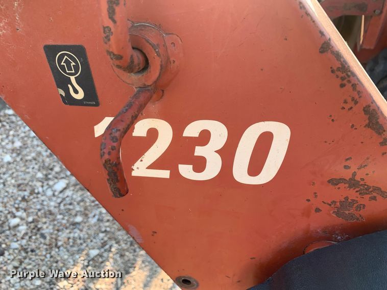 image for item DM1748 2002 Ditch Witch 1230H trencher