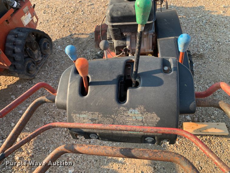 image for item DM1748 2002 Ditch Witch 1230H trencher