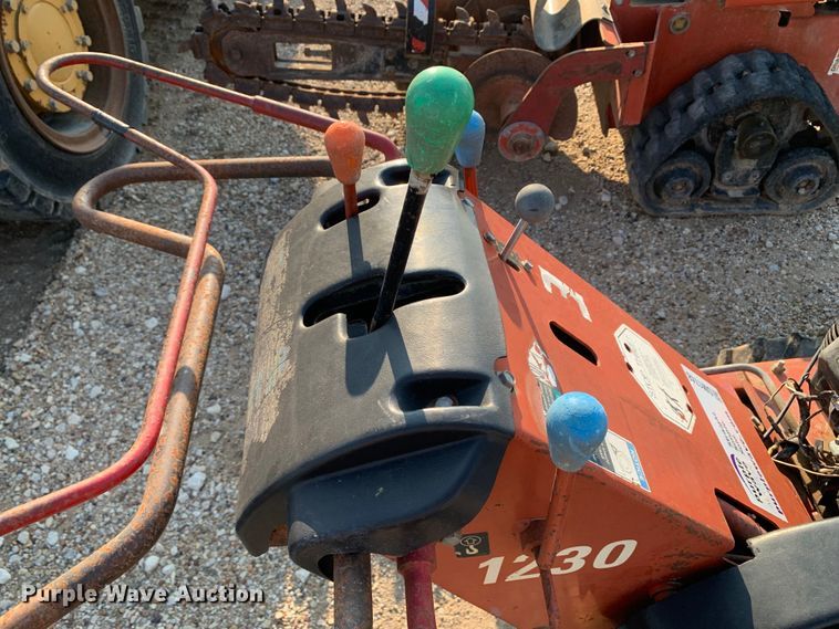 image for item DM1748 2002 Ditch Witch 1230H trencher