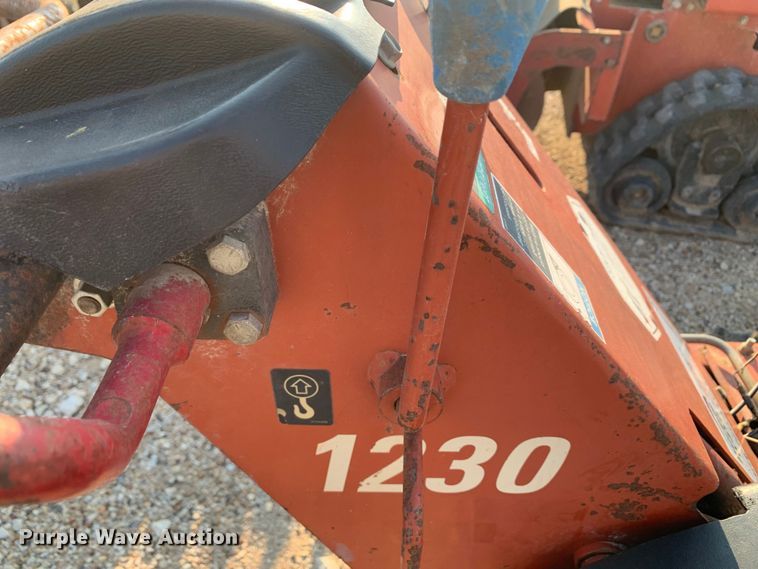 image for item DM1748 2002 Ditch Witch 1230H trencher