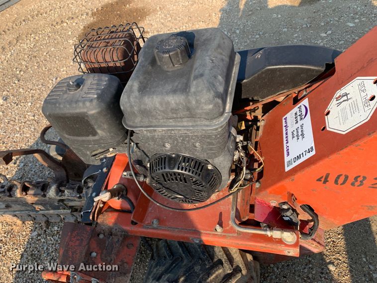 image for item DM1748 2002 Ditch Witch 1230H trencher