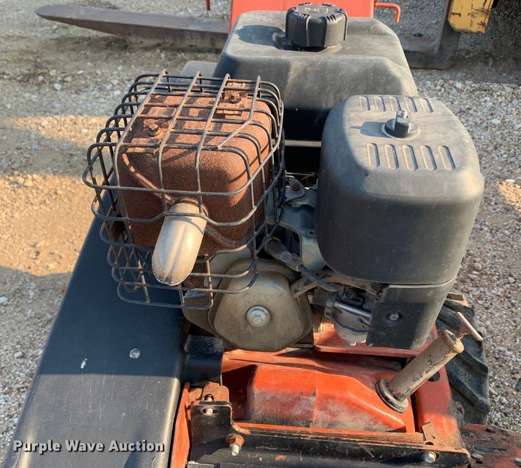 image for item DM1748 2002 Ditch Witch 1230H trencher