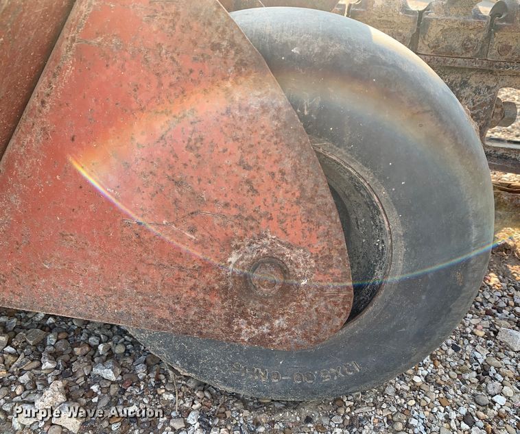 image for item DM1748 2002 Ditch Witch 1230H trencher