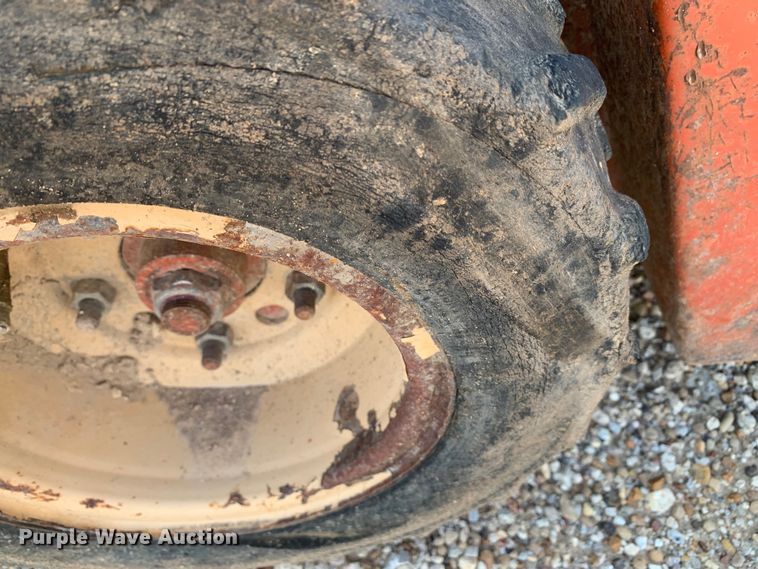 image for item DM1748 2002 Ditch Witch 1230H trencher