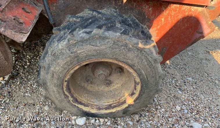 image for item DM1748 2002 Ditch Witch 1230H trencher