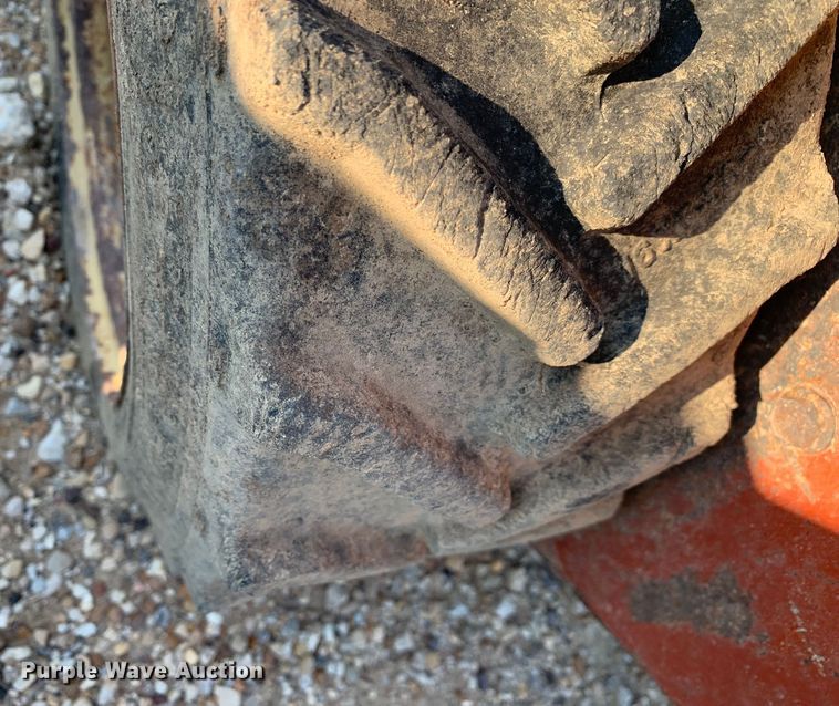 image for item DM1748 2002 Ditch Witch 1230H trencher