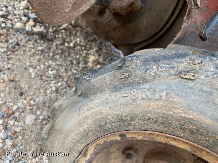 image for item DM1748 2002 Ditch Witch 1230H trencher