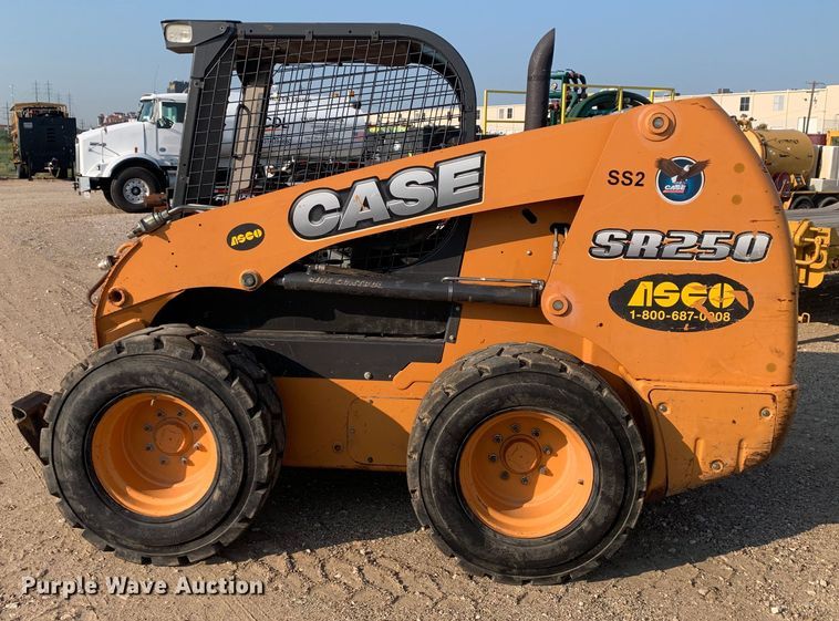 image for item DM1749 2013 Case SR250 skid steer loader