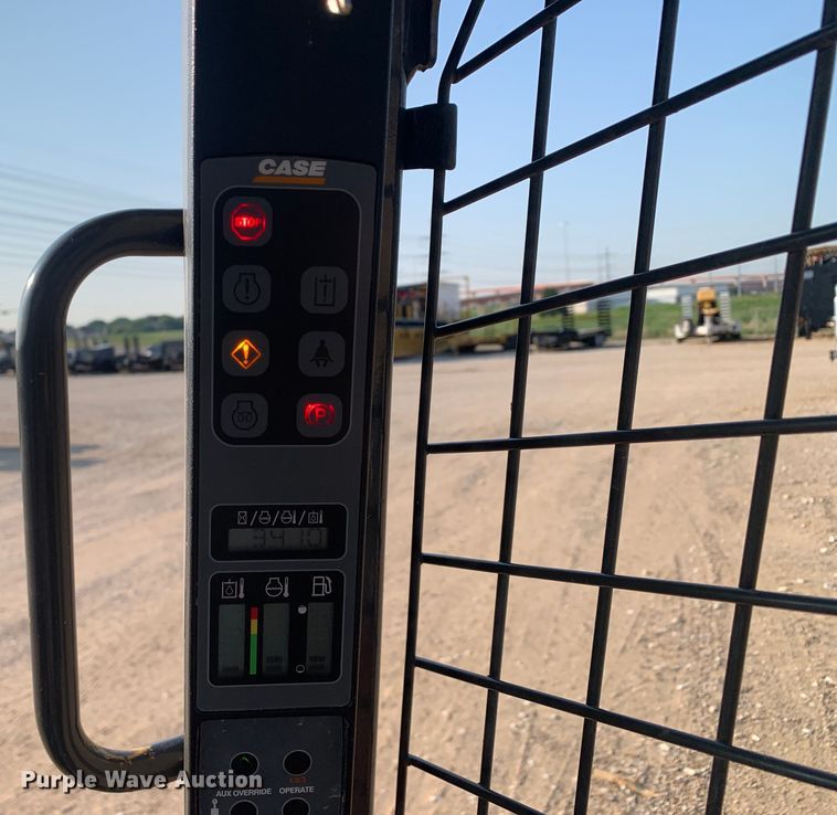 image for item DM1749 2013 Case SR250 skid steer loader