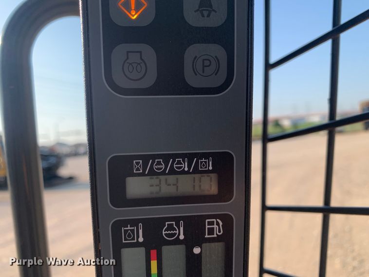 image for item DM1749 2013 Case SR250 skid steer loader