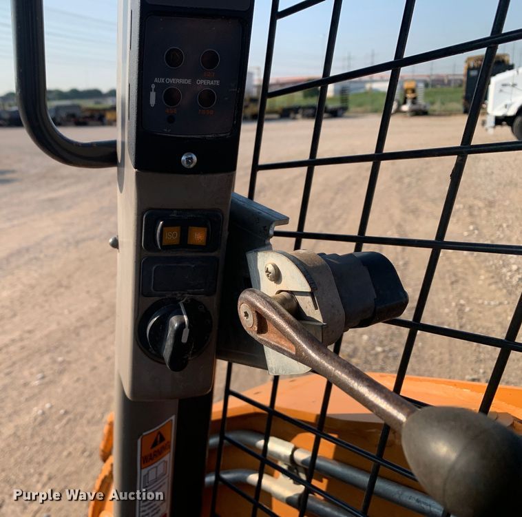 image for item DM1749 2013 Case SR250 skid steer loader