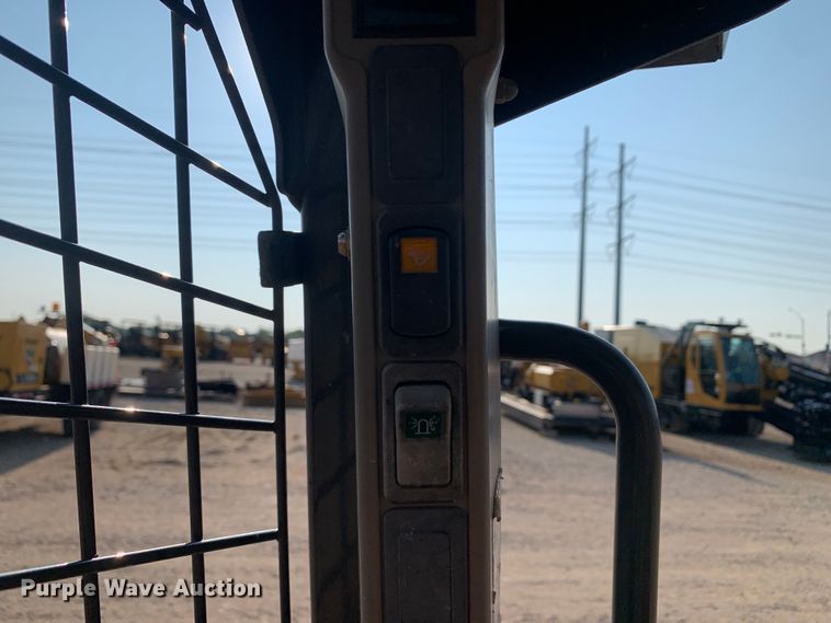 image for item DM1749 2013 Case SR250 skid steer loader