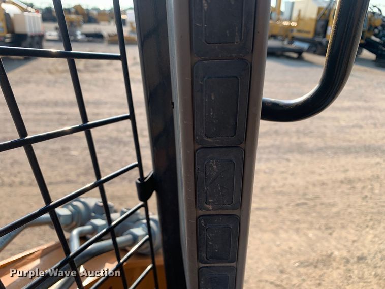 image for item DM1749 2013 Case SR250 skid steer loader