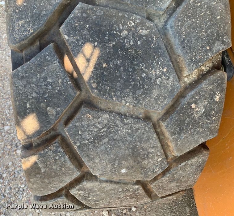 image for item DM1749 2013 Case SR250 skid steer loader