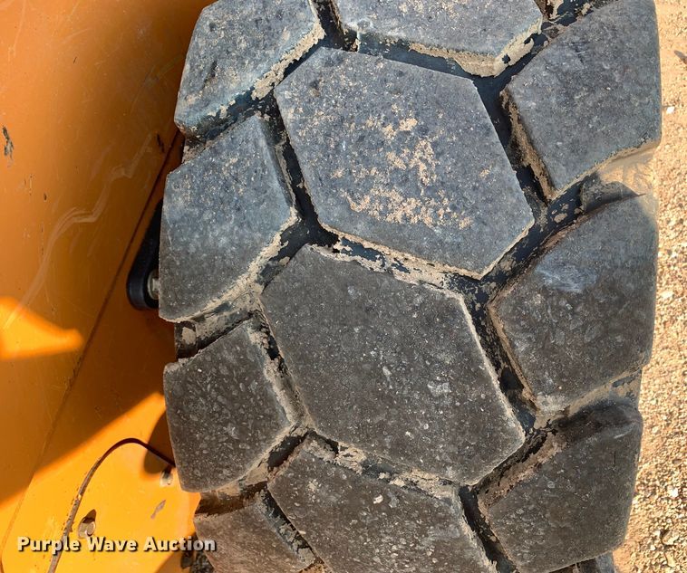 image for item DM1749 2013 Case SR250 skid steer loader