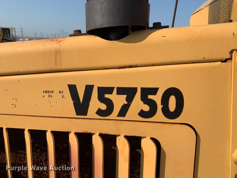 image for item DM1750 2000 Vermeer V5750 rock saw