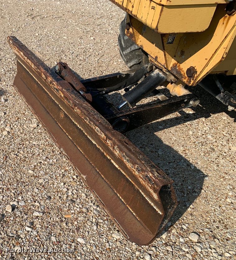 image for item DM1750 2000 Vermeer V5750 rock saw