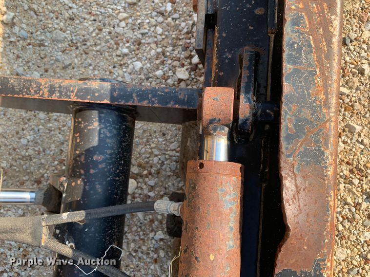 image for item DM1750 2000 Vermeer V5750 rock saw