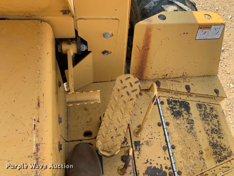 image for item DM1750 2000 Vermeer V5750 rock saw