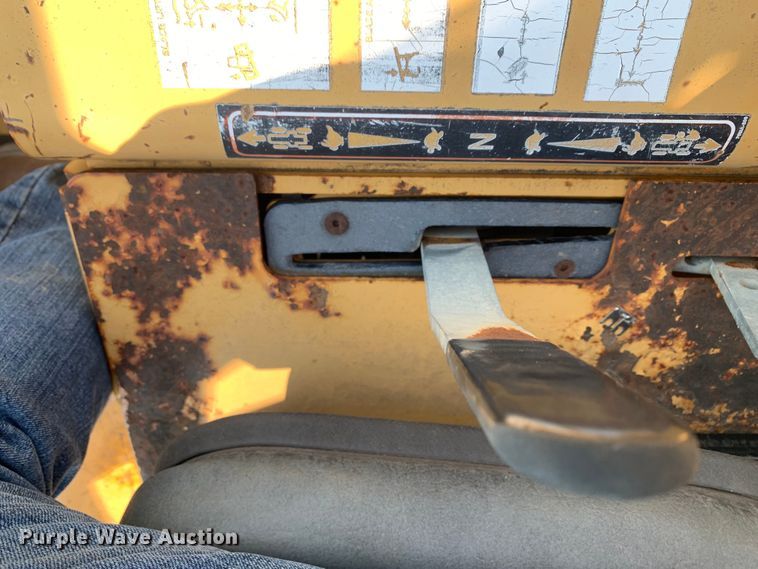 image for item DM1750 2000 Vermeer V5750 rock saw