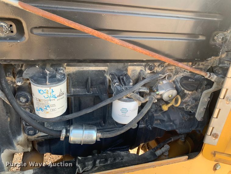 image for item DM1750 2000 Vermeer V5750 rock saw