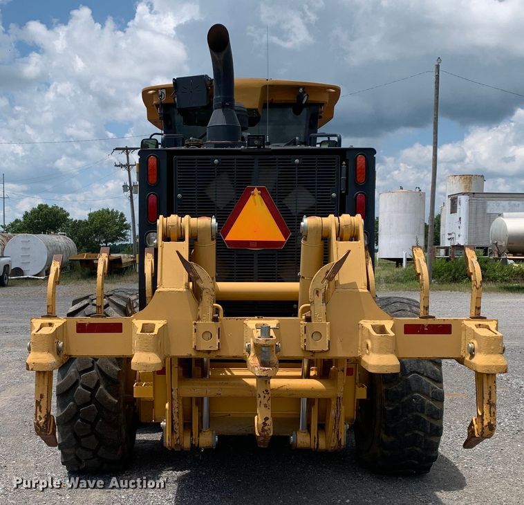 image for item DM7942 2013 John Deere  672G motor grader