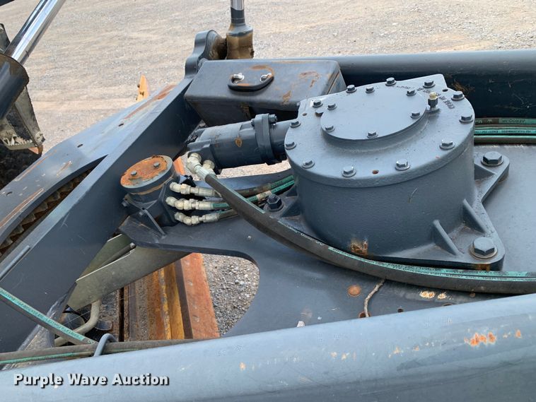 image for item DM7942 2013 John Deere  672G motor grader