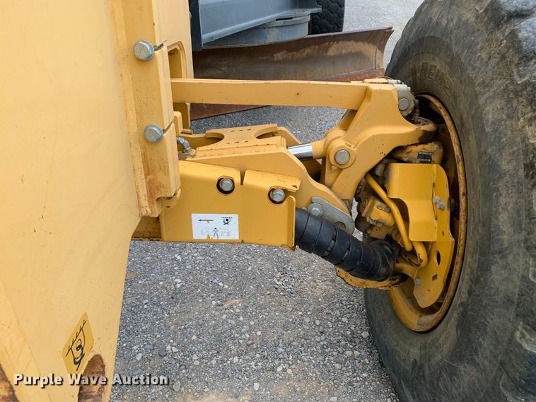 image for item DM7942 2013 John Deere  672G motor grader