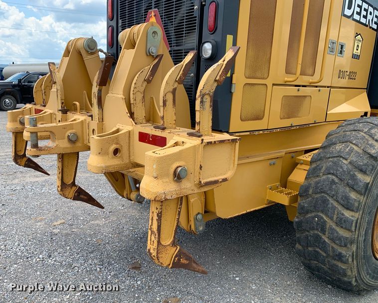 image for item DM7942 2013 John Deere  672G motor grader