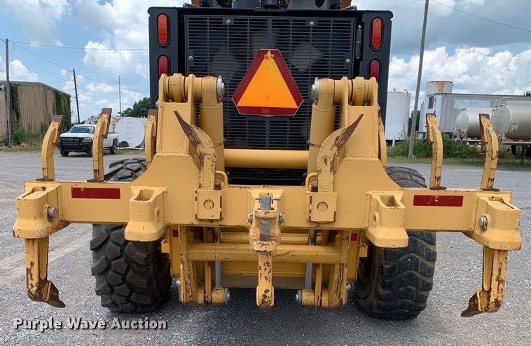 image for item DM7942 2013 John Deere  672G motor grader