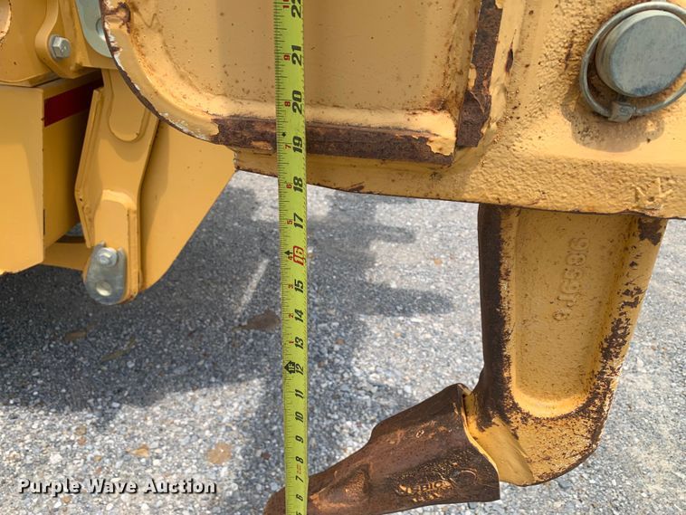 image for item DM7942 2013 John Deere  672G motor grader