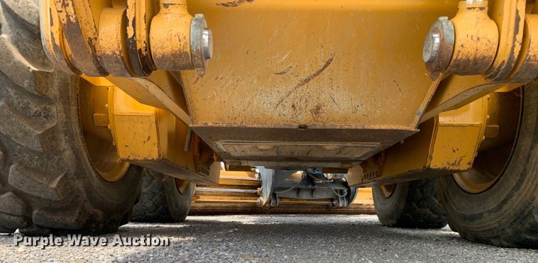 image for item DM7942 2013 John Deere  672G motor grader