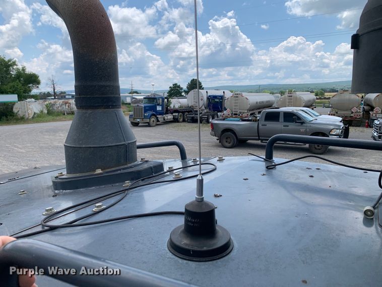 image for item DM7942 2013 John Deere  672G motor grader