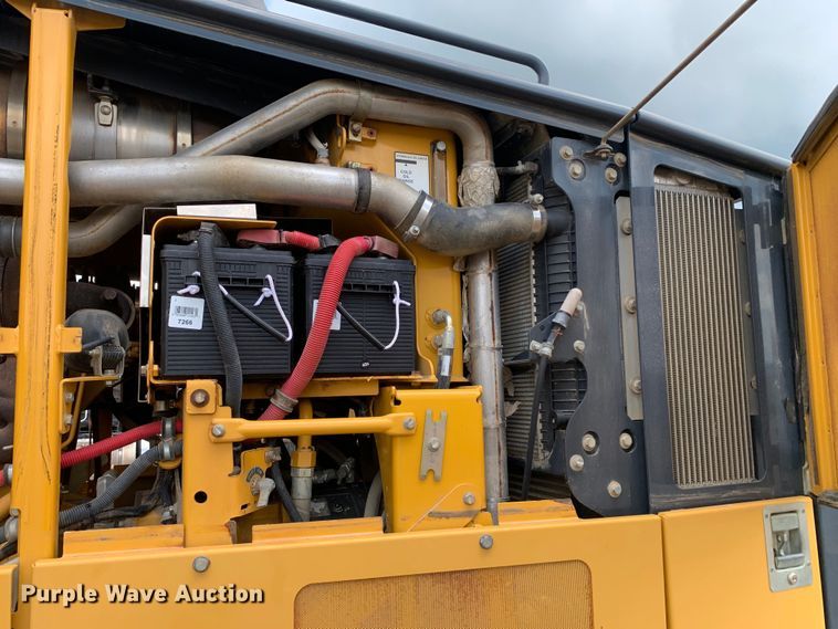 image for item DM7942 2013 John Deere  672G motor grader