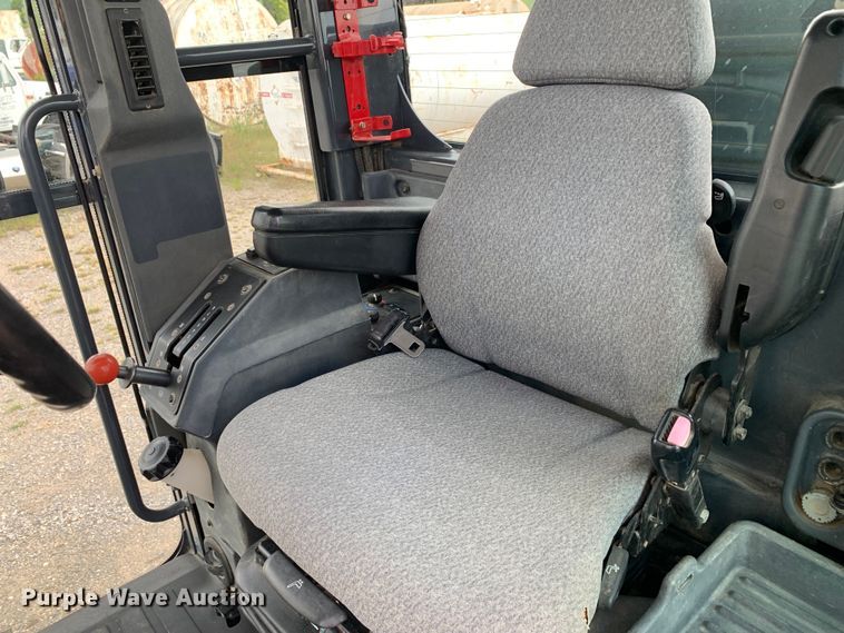 image for item DM7942 2013 John Deere  672G motor grader