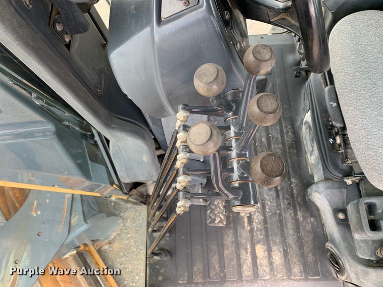 image for item DM7942 2013 John Deere  672G motor grader