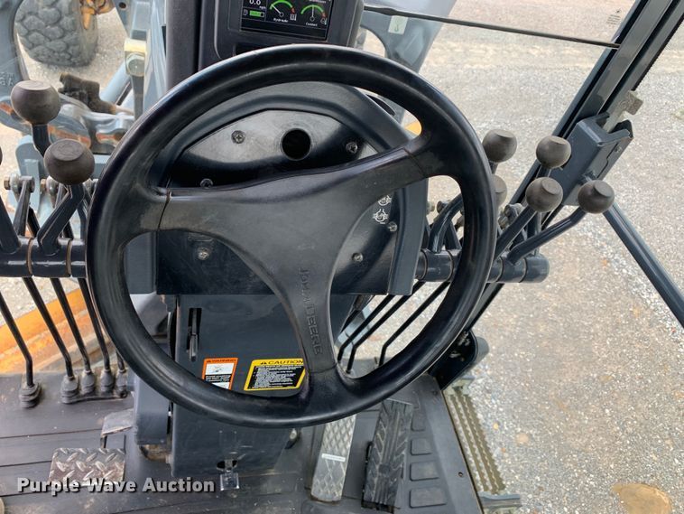 image for item DM7942 2013 John Deere  672G motor grader