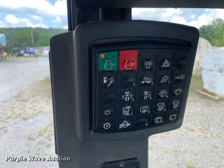 image for item DM7942 2013 John Deere  672G motor grader