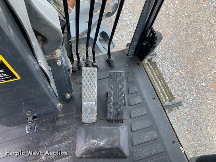 image for item DM7942 2013 John Deere  672G motor grader