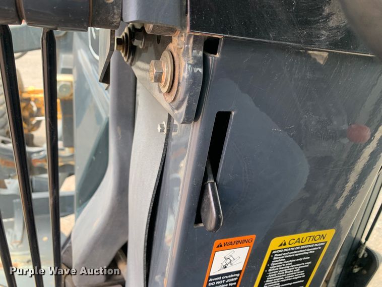 image for item DM7942 2013 John Deere  672G motor grader