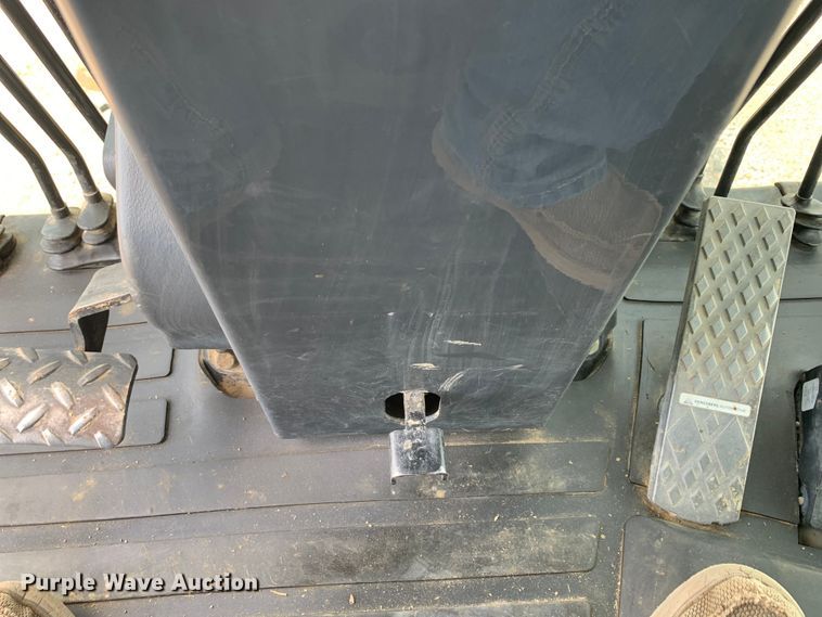 image for item DM7942 2013 John Deere  672G motor grader