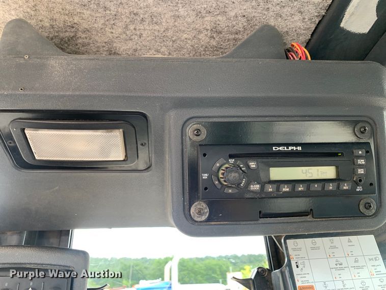 image for item DM7942 2013 John Deere  672G motor grader