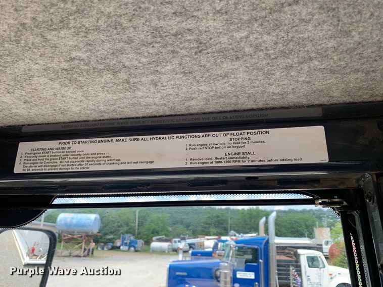 image for item DM7942 2013 John Deere  672G motor grader