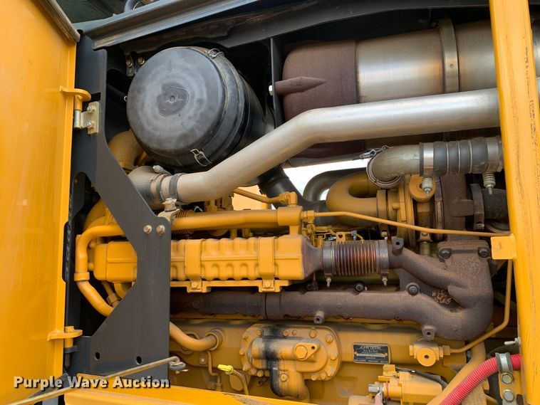 image for item DM7942 2013 John Deere  672G motor grader