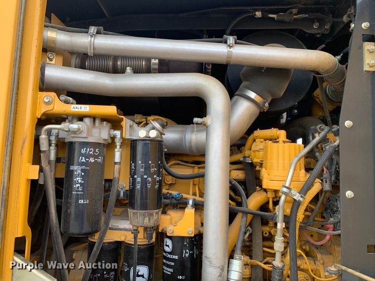 image for item DM7942 2013 John Deere  672G motor grader