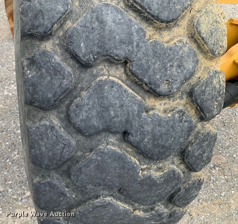 image for item DM7942 2013 John Deere  672G motor grader