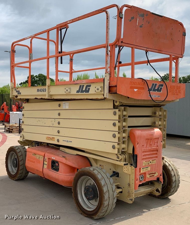 image for item DM7945 2006 JLG M4069 scissor lift