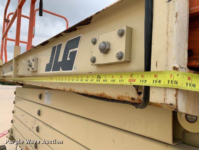 image for item DM7945 2006 JLG M4069 scissor lift